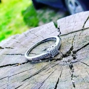 Engagement/Promise ring